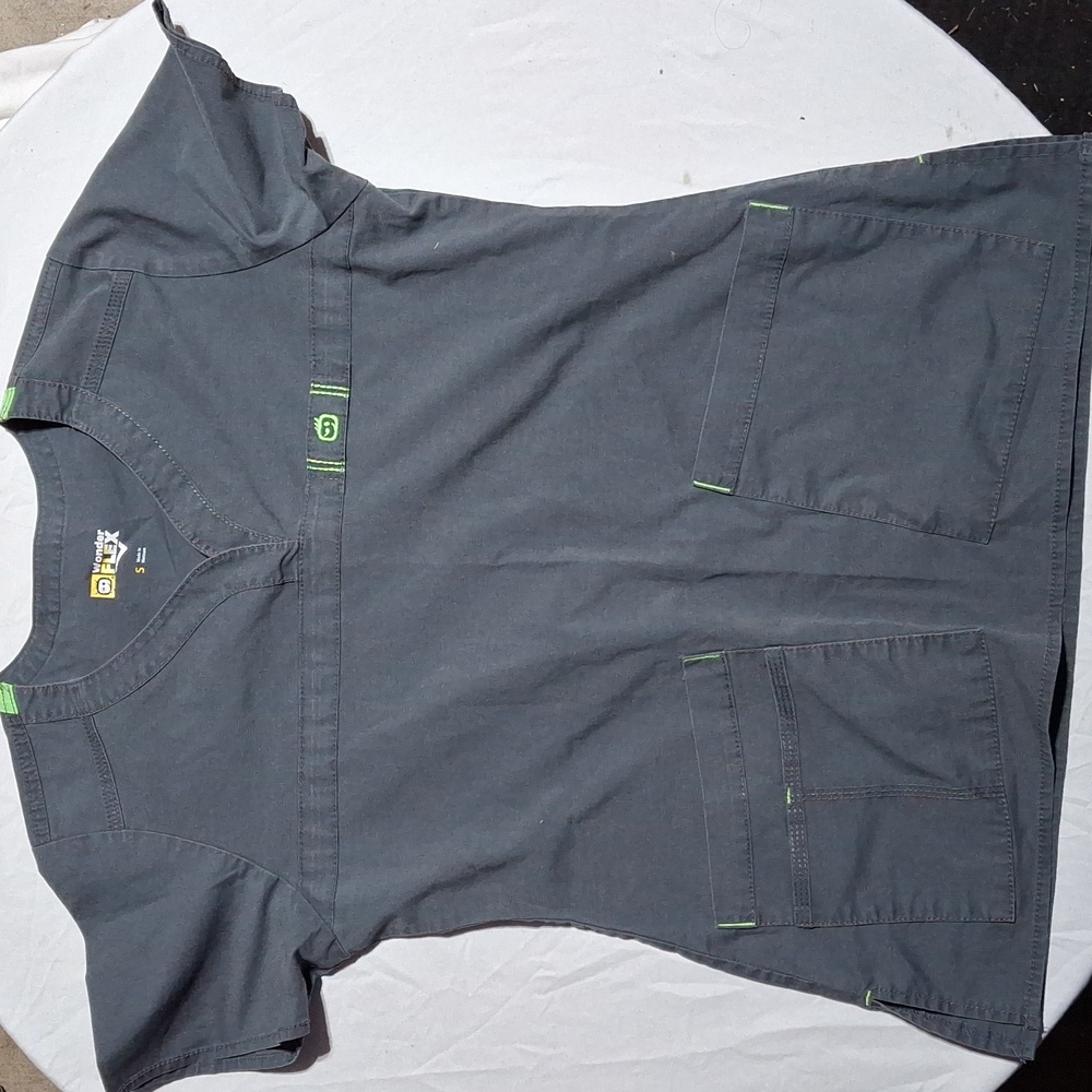 Wonder Flex Scrub Top